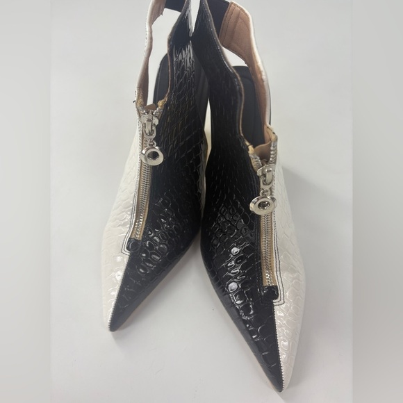 Chic Black and White Ankle Boots - Picture 13 of 13